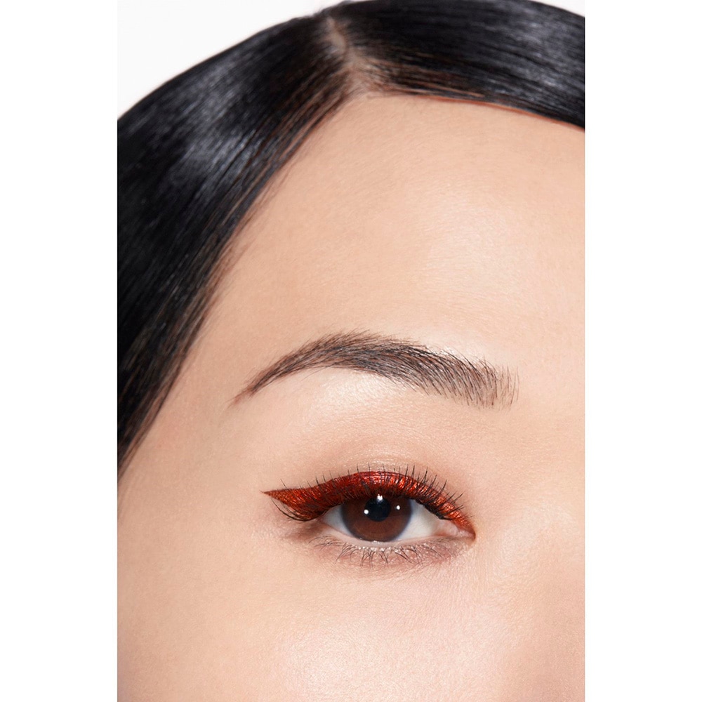 DELINEADOR LÍQUIDO DE ALTA PRECISIÓN, LARGA DURACIÓN Y A PRUEBA DE AGUA